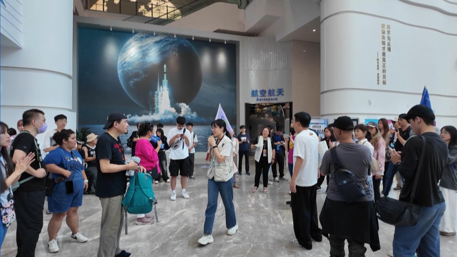 第十三届海峡青年荟在榕举行集中阶段活动