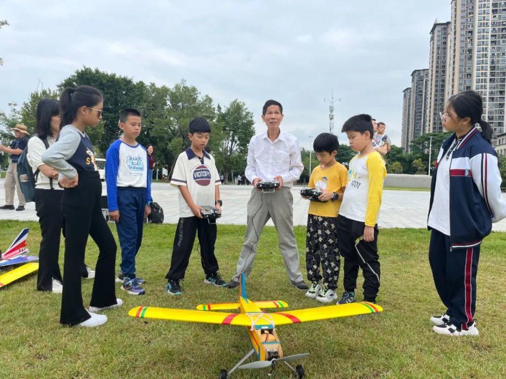 中国教育报点赞高宪农：一位古稀教育人的航天科普情怀
