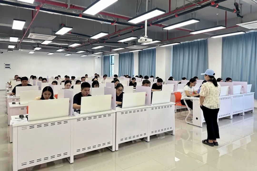 笔锋所至 法治启航——2025年国家统一法律职业资格考试福州考区圆满收官