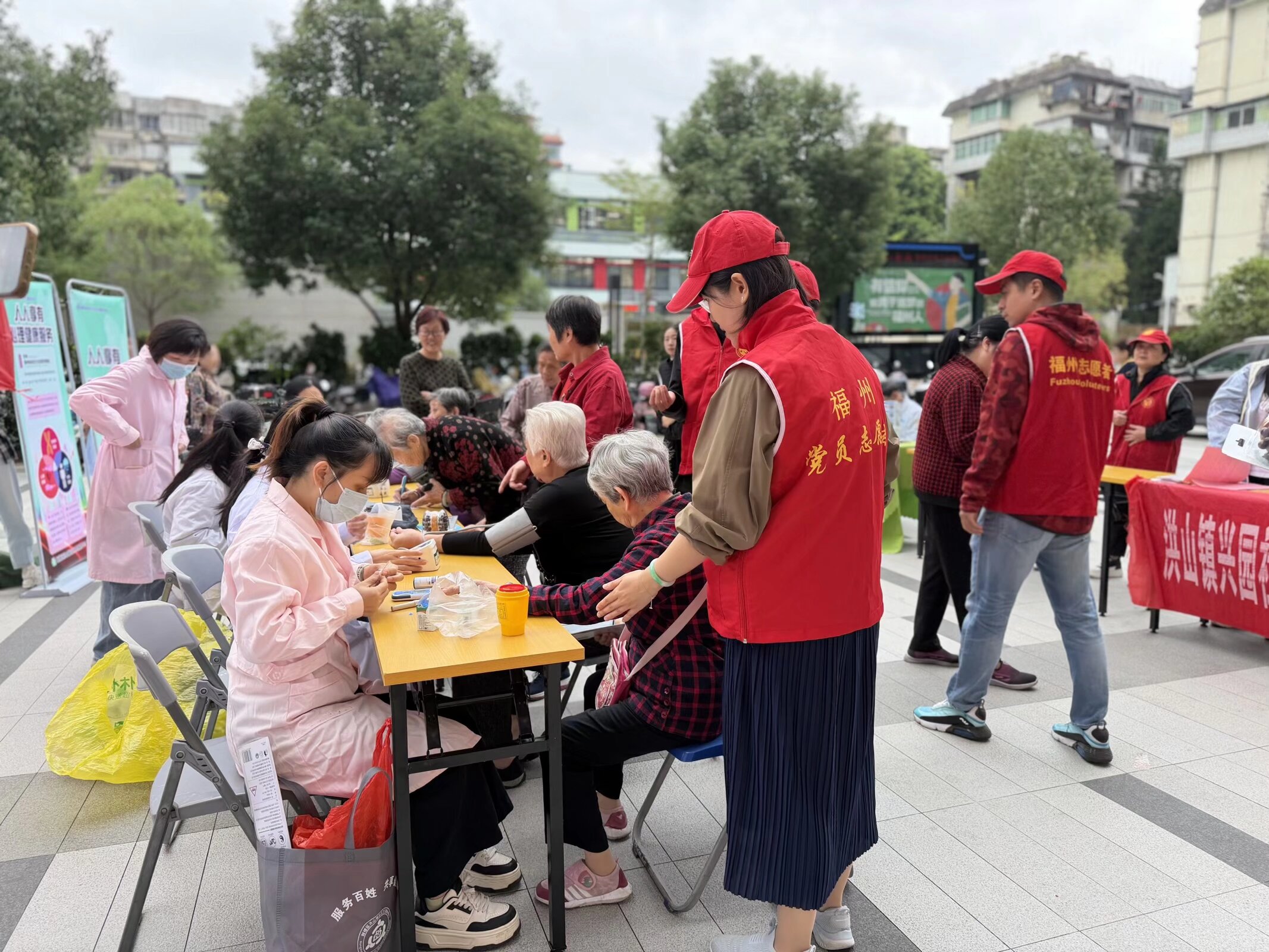 鼓楼区兴园社区:十月敬老传美德 重阳思亲送安康 鼓楼区兴园社区:十月敬老传美德 重阳思亲送安康