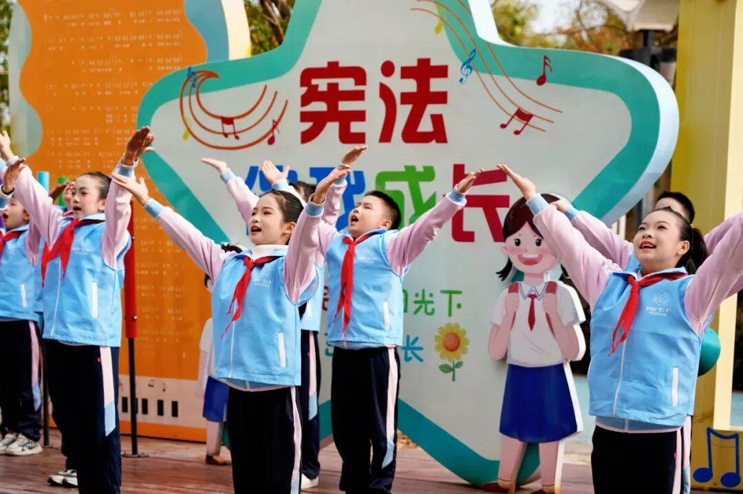 尊宪崇法 | 福建省2025年“宪法宣传周”省级主场活动举行