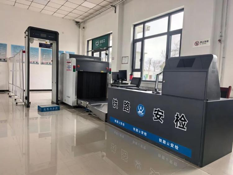 网友：误入全国最小火车站？