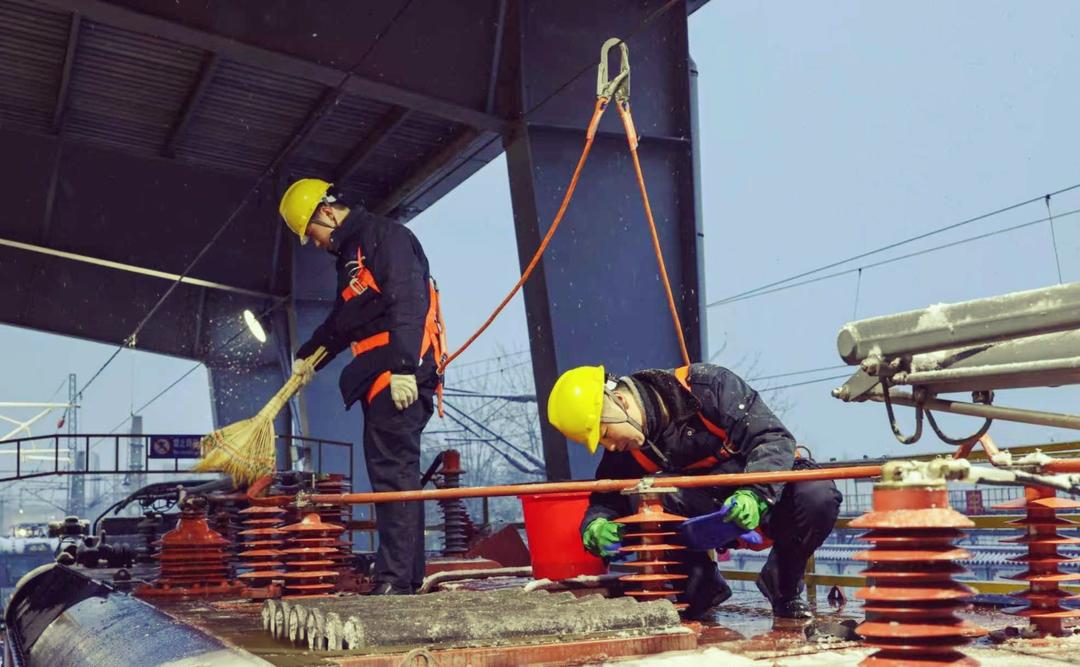 迎战倒春寒 全力保畅通