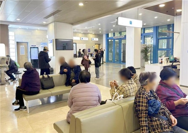 春光明媚白内障手术正当时！济南普瑞眼科专家团队护航中老年清晰“视界”