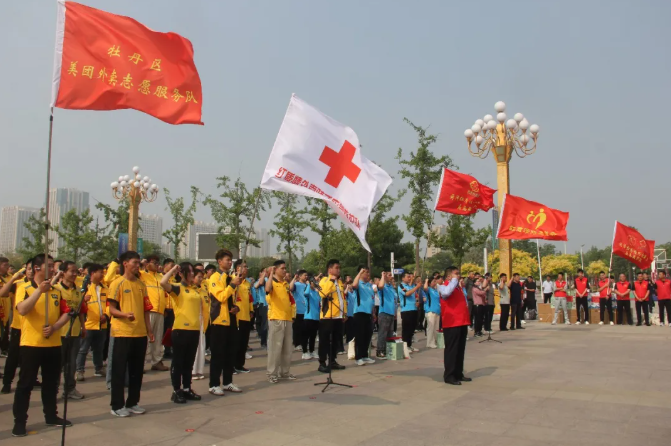 让“学雷锋 做志愿”在新时代绽放璀璨光芒