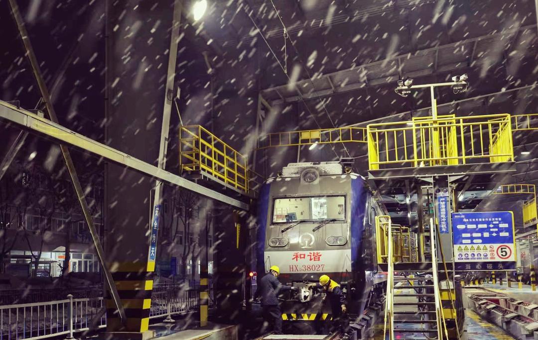 迎战倒春寒 全力保畅通