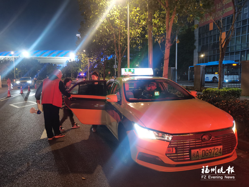 福州出租汽车行业以优质服务书写文明答卷