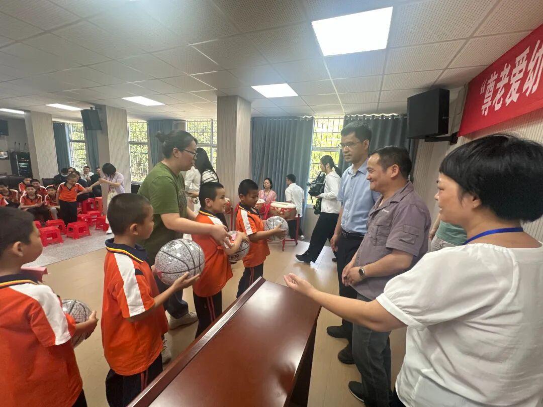 再续爱心约定！闽清县特殊教育学校孩子们收到的这份“微心愿”礼物，太暖了