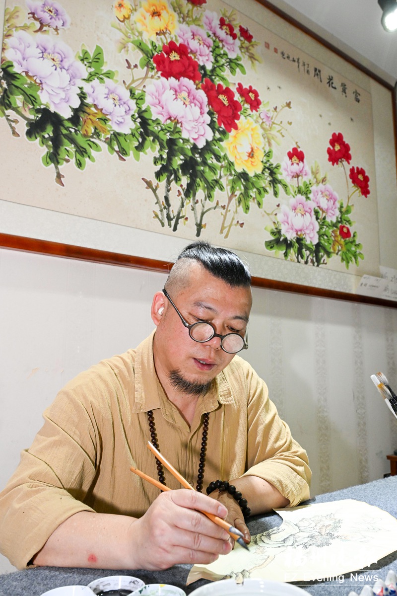 罗知秋：英雄故事入扇来