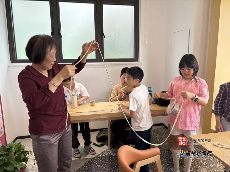 华大街道开展非遗线面体验活动