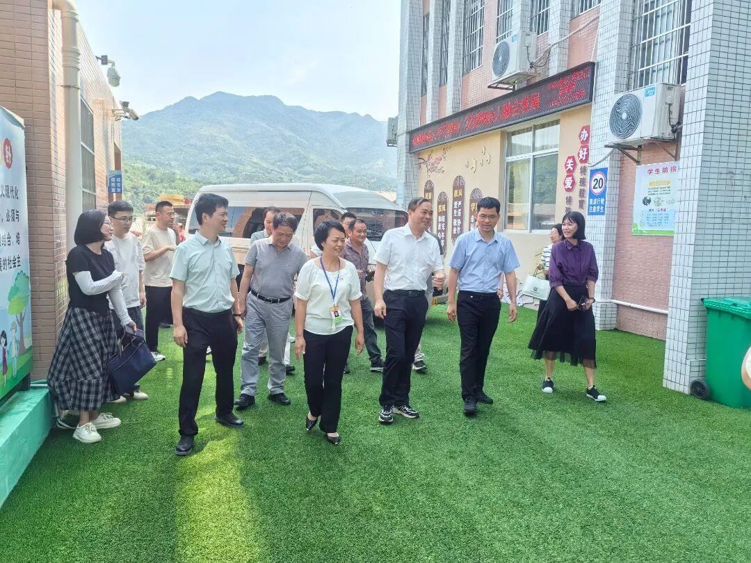 再续爱心约定！闽清县特殊教育学校孩子们收到的这份“微心愿”礼物，太暖了