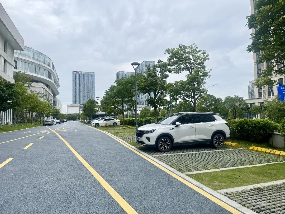 澎湃洞江湖龙舟赛期间，福州新区（长乐区）780个停车位免费开放！