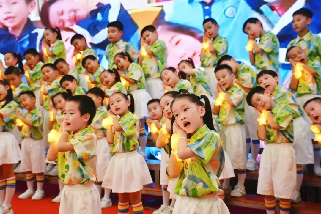以爱为壤，让每一颗星辰少年都能自在闪耀光芒