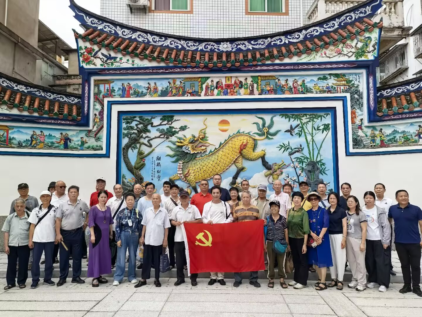 鼓楼区兴园社区：赓续革命精神 树牢正确政绩观