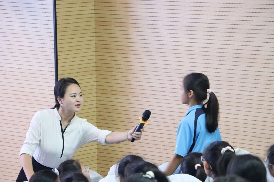 “青春知性 健康同行”