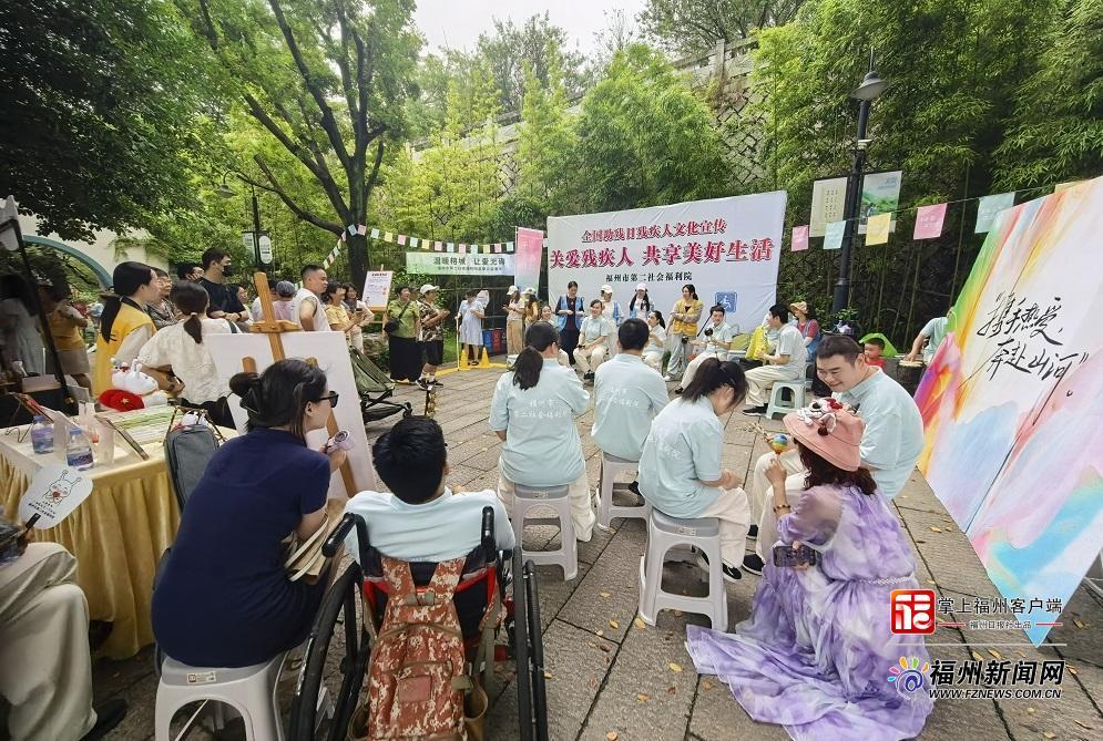 市第二社会福利院“星蜗公益集市”走进烟台山公园