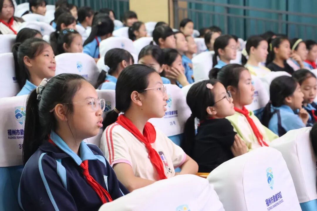 “青春知性 健康同行”