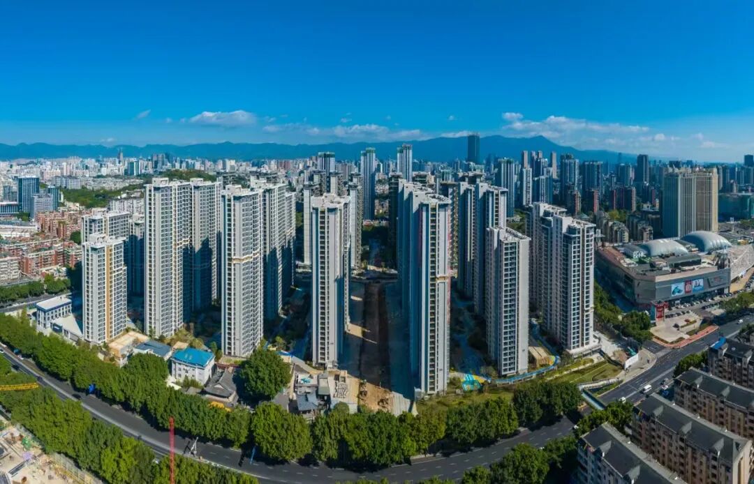 红心筑梦品质领航丨福州建发集团以实干实绩献礼建党105周年