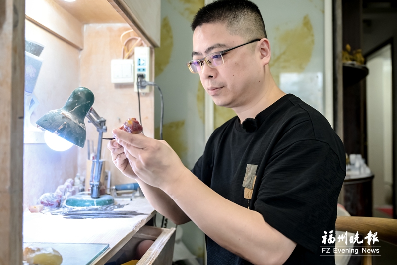 新晋福州市级非遗代表性传承人雷剑镖：方寸寿山石 一颗传承心