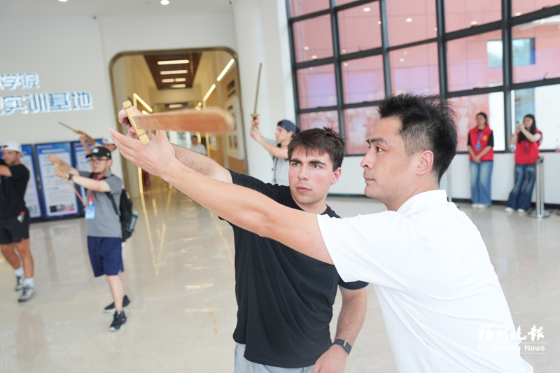 中美青少年分别走进四所高校 中美青少年分别走进四所高校