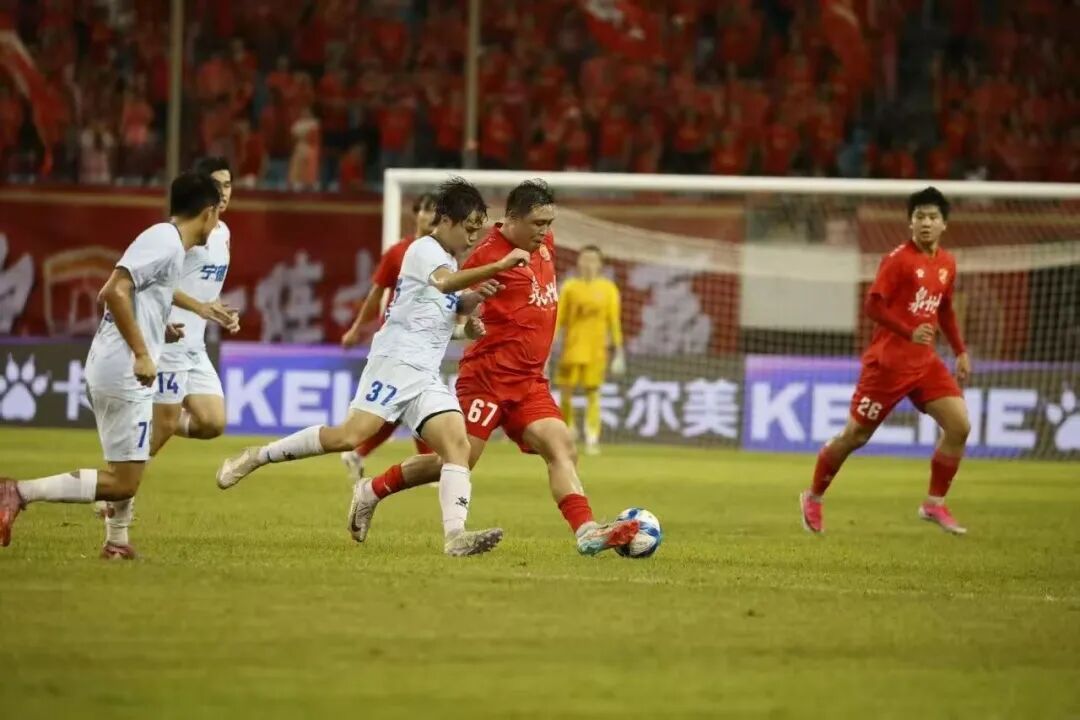 国台办点赞台胞在闽超中进球