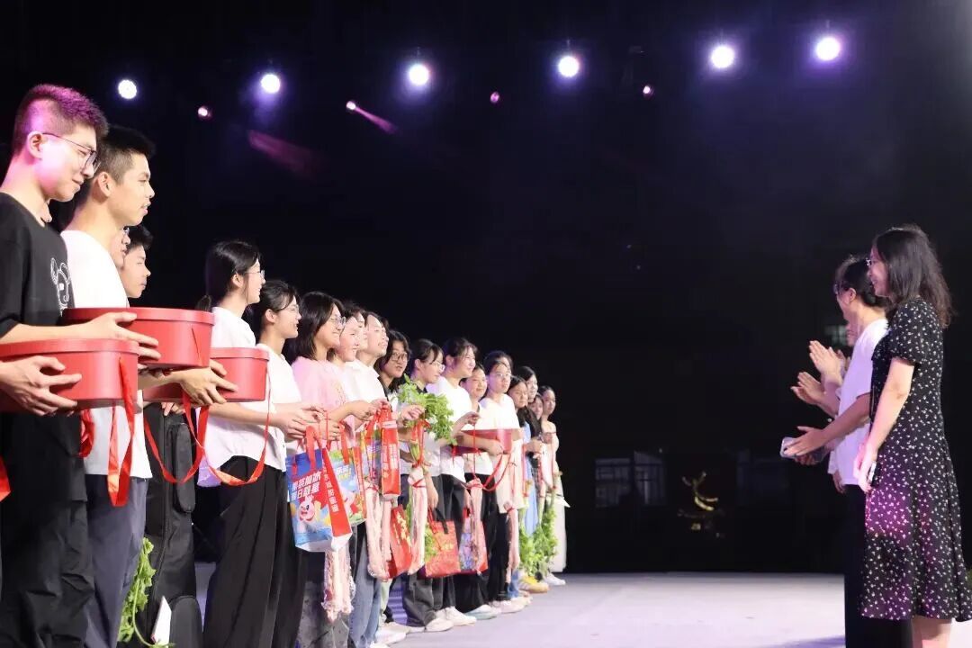 草坪音乐会影像集|象峰少年与星光同歌 草坪音乐会影像集|象峰少年与星光同歌