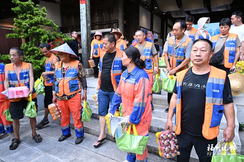 关爱户外一线劳动者 台江开展夏日送清凉公益活动
