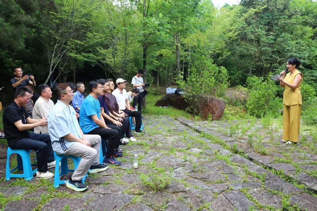 《无名英雄组歌》之《仰望烈士墙上的你》发布