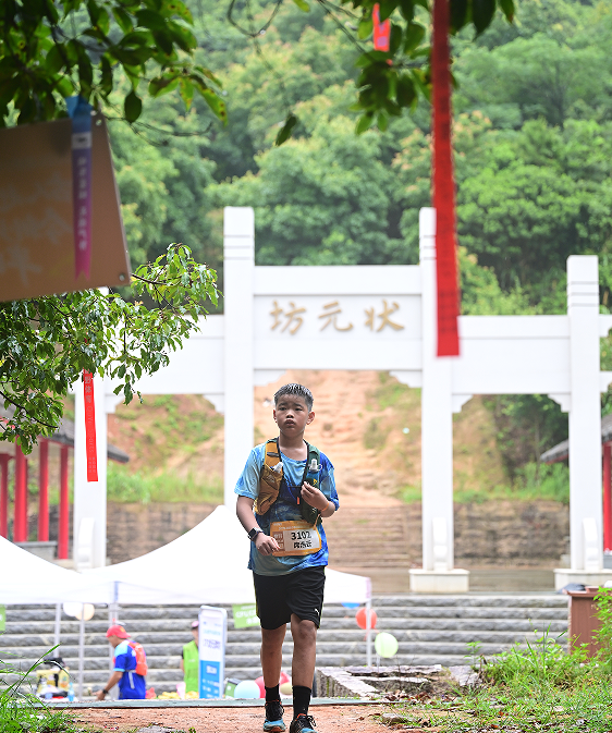 鸣枪开跑！近500人集结晋安状元岭！现场太燃了