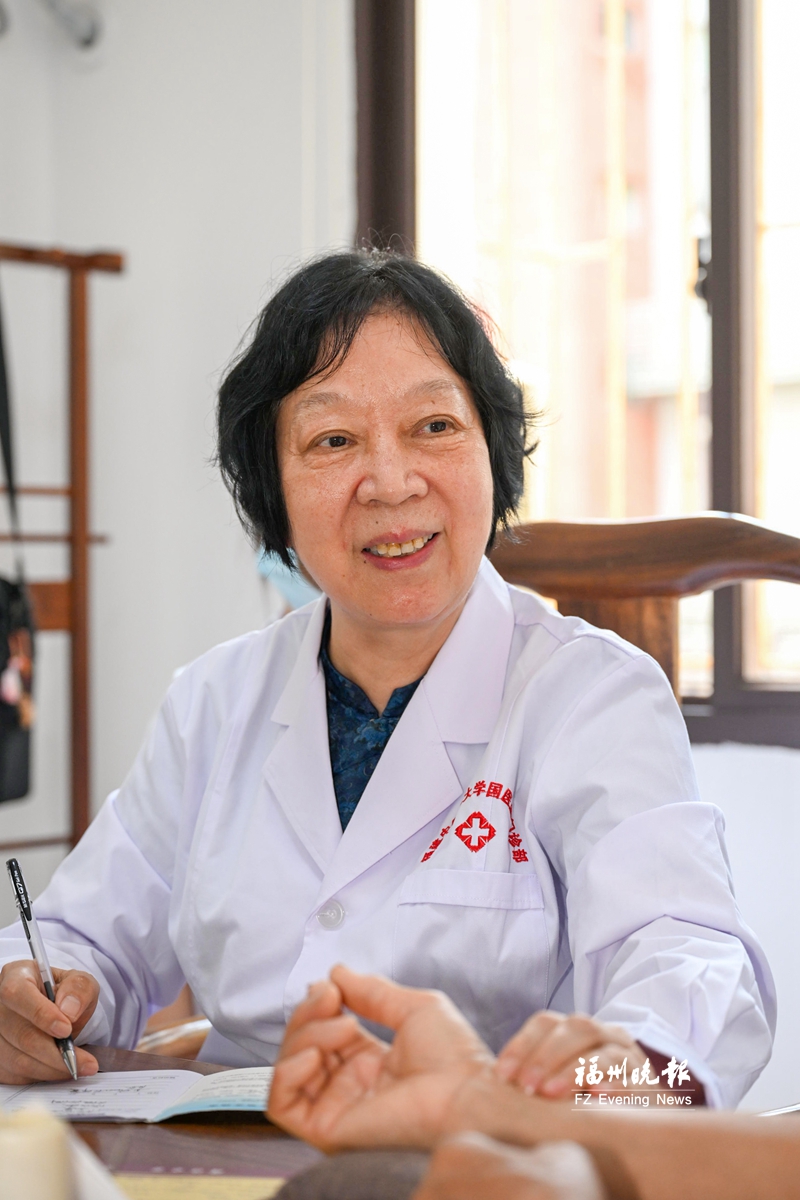林慧光:四十四载深耕岐黄妙术 林慧光:四十四载深耕岐黄妙术