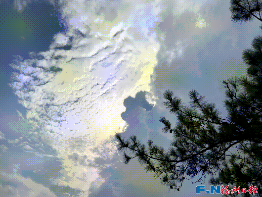 太魔幻了！冰雹、晚霞、暴雨“结界”……这都是今天下午的福州！