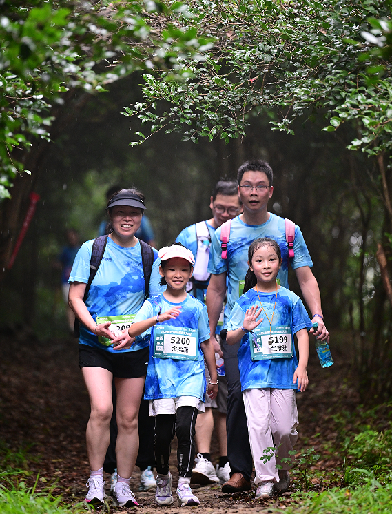 鸣枪开跑！近500人集结晋安状元岭！现场太燃了