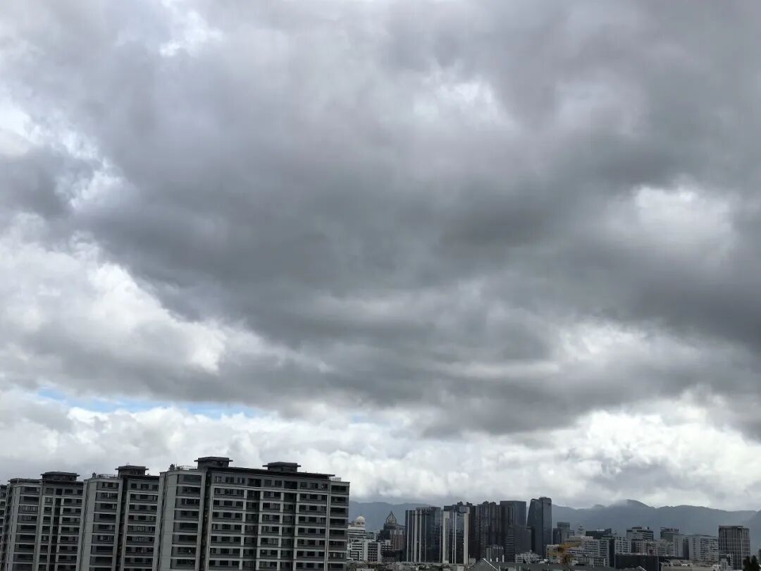 台风“白海豚”路径变了！可能在长江口到福建北部沿海登陆！福州明日局部大雨