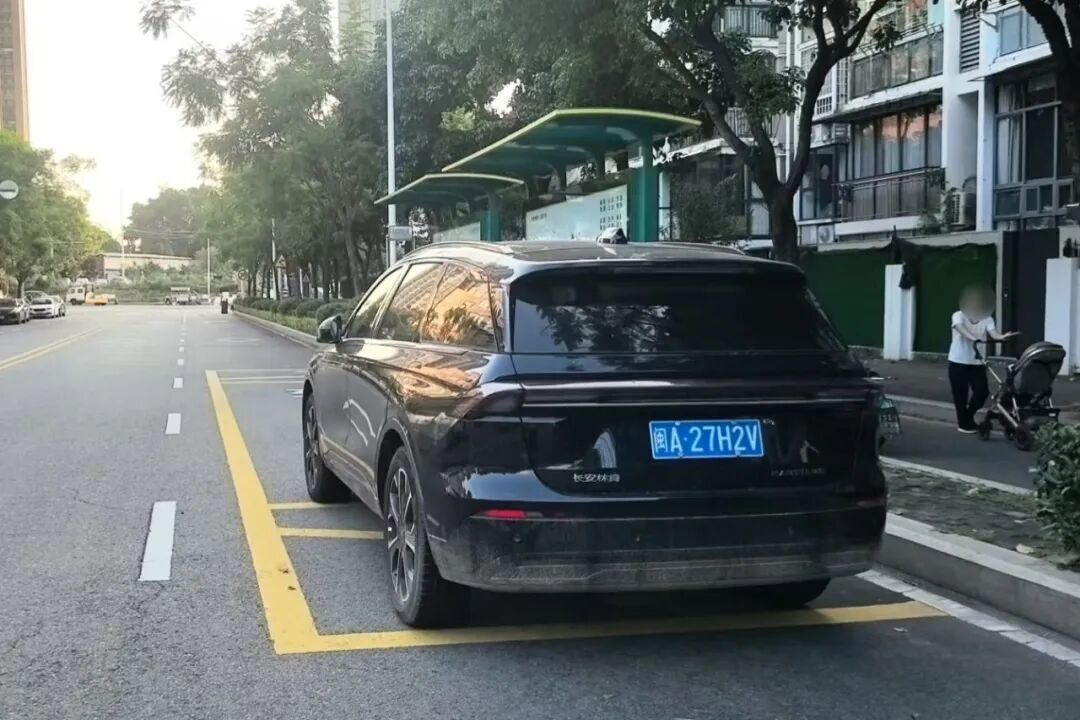 福州路上这些泊位不是“私家车位”！又一批违停车辆被曝光！