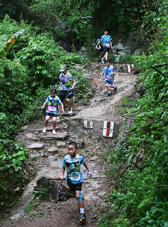 鸣枪开跑！近500人集结晋安状元岭！现场太燃了