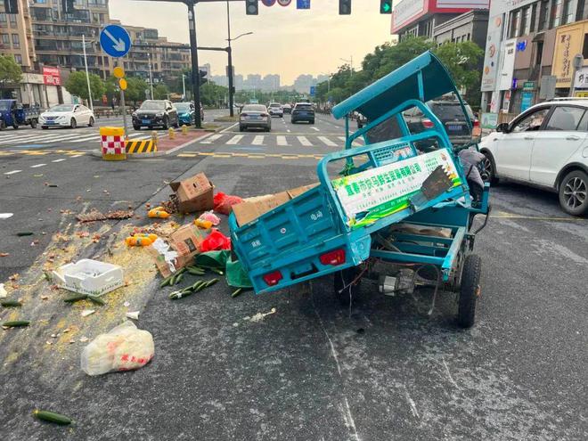 路口监控图片素材_路口监控图片高清_路口监控图片