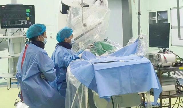 冠心病介入治疗种类及适应症_冠心病介入治疗病例_冠心病介入性治疗