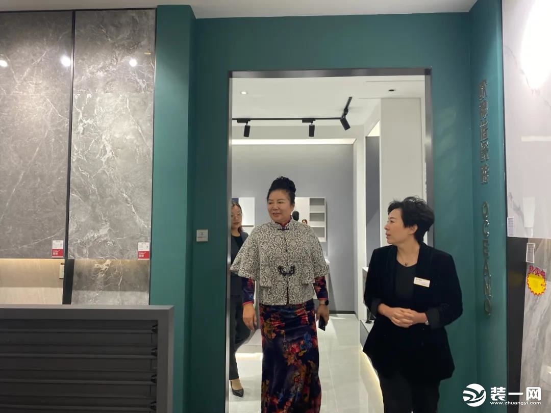 薛书记莅临指导河南沪上名家装饰图