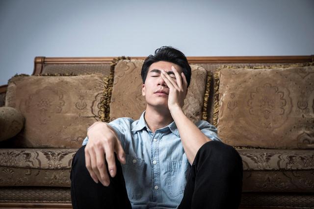 癔症的症状主要有_癔症状态_癔症的症状