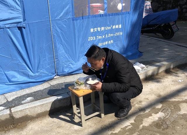 国安安大爷_国安队员录制国安队歌_国安爷爷