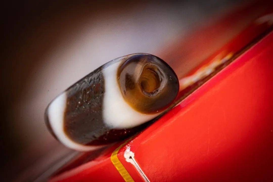 不同眼天珠代表的寓意_天珠寓意眼天珠的寓意及功效_六眼天珠是什么