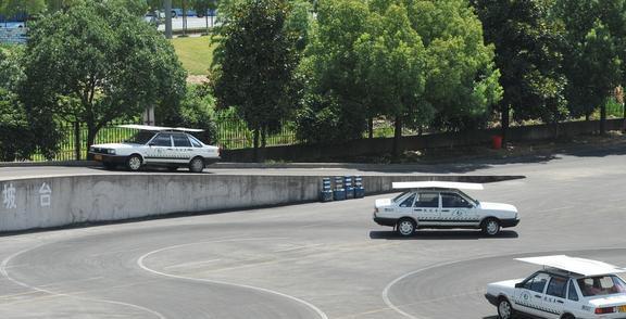 科目二考试车怎么感应_考试车怎么感应压线_科目二压线感应原理