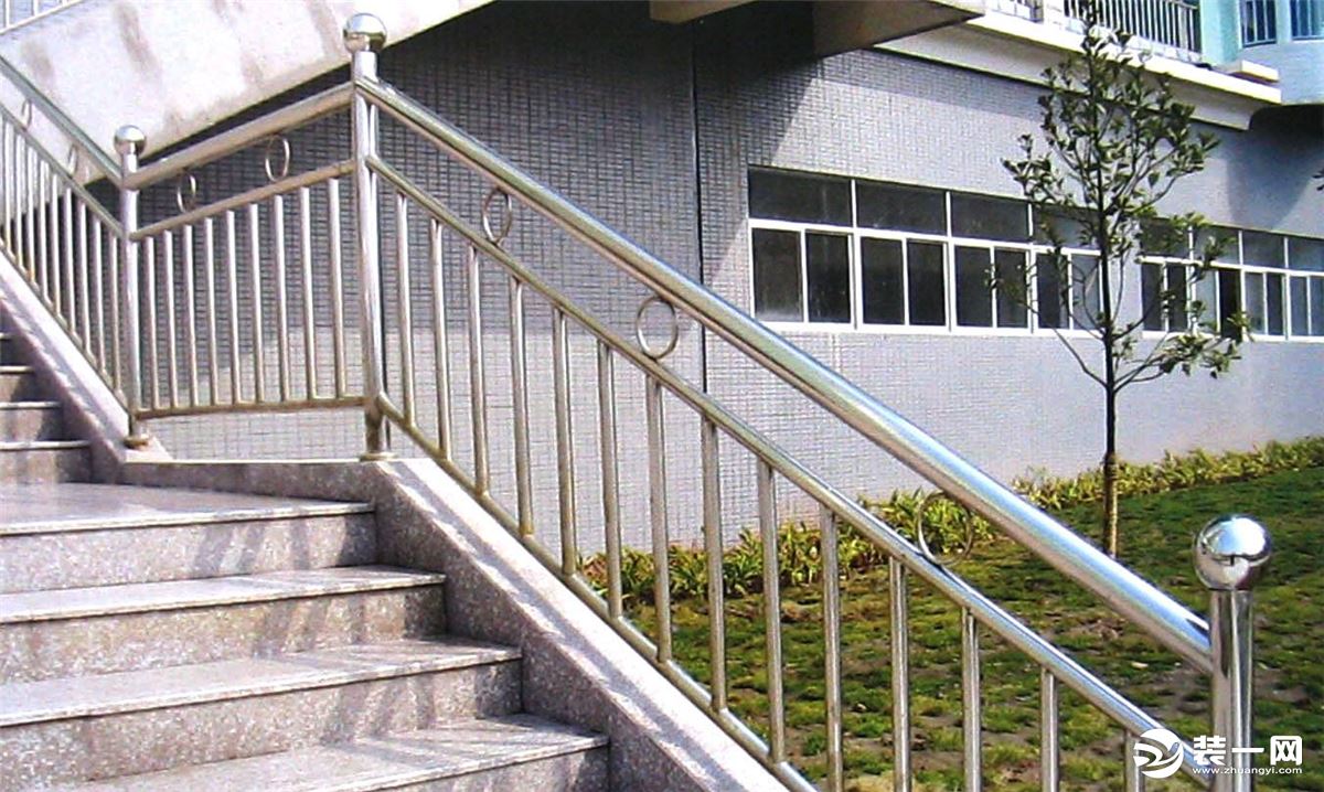 不锈钢楼梯扶手多少钱一米