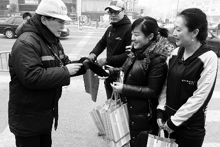 路口监控去哪里调取_石大路红荔路口监控_石岩红绿灯摄像头