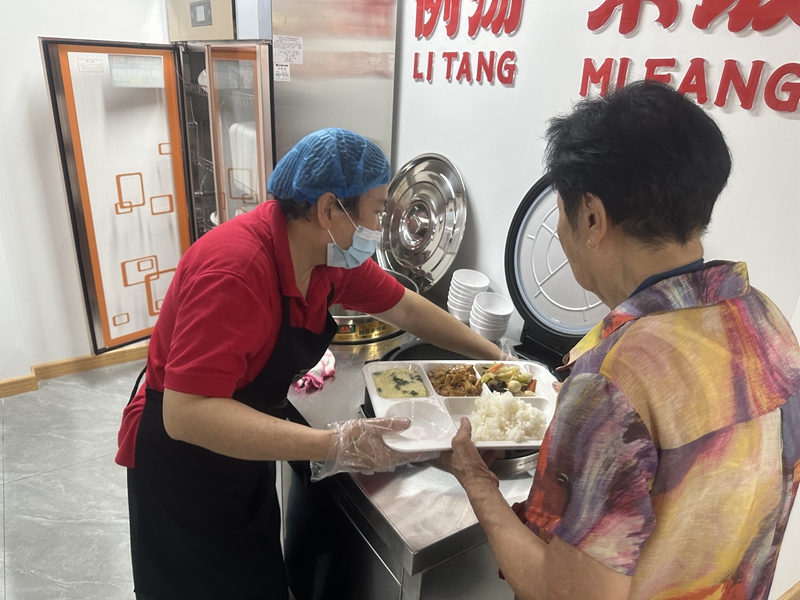 福州鼓东街道：乐享晚年好“食”光