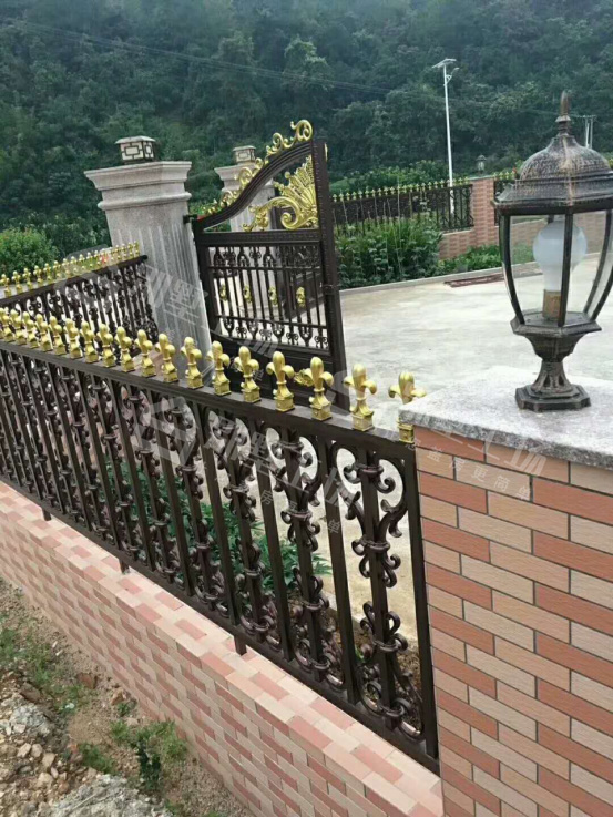 农村房屋大门围栏 农村房屋大门围栏