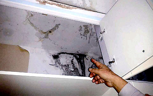 自建房屋顶漏水的照片 自建房屋顶漏水的照片