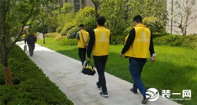 郑州沪上名家装修公司巡检队携新员工赴一线工地学习施工工艺 现场图片