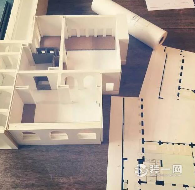 破旧大楼改造成店铺