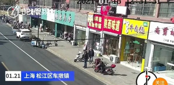 男子偷柯基给母狗配种，可沙雕的是：两只都是母狗……